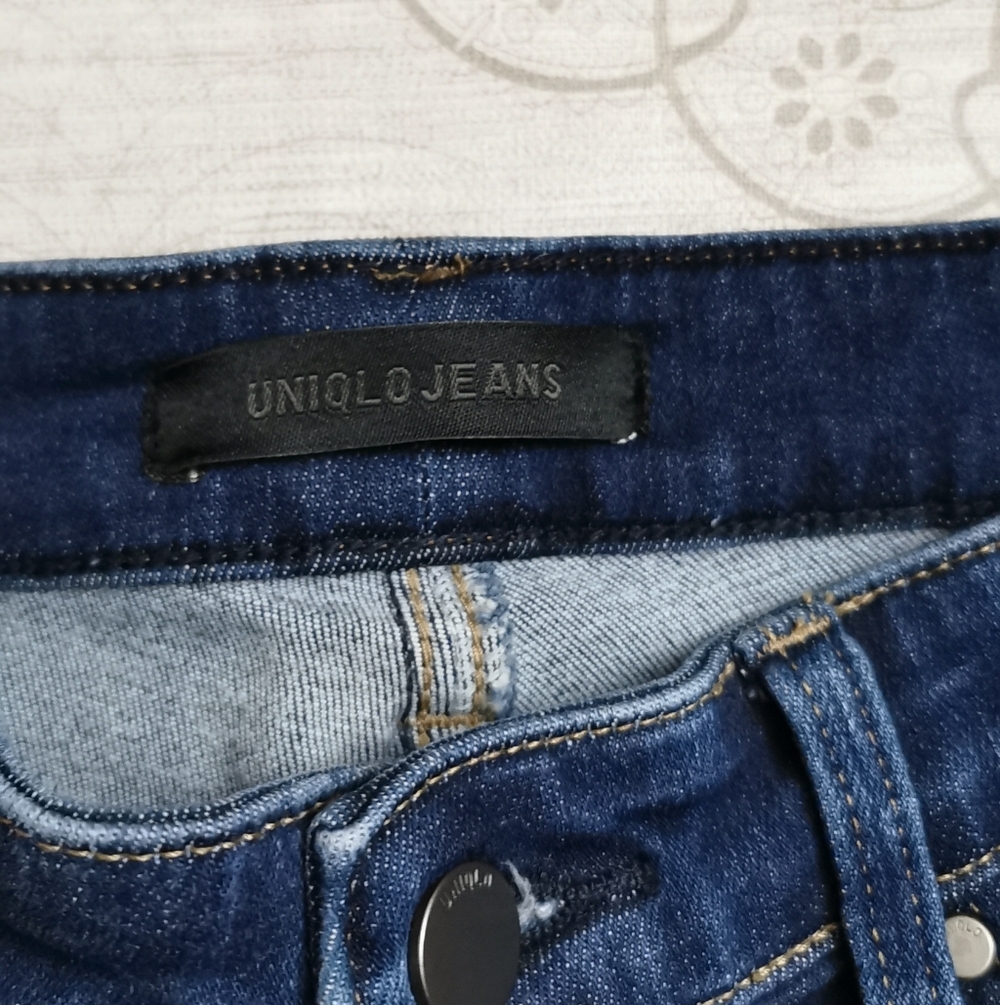 NWOT Uniqlo Blue Jeans - Picture 3 of 7